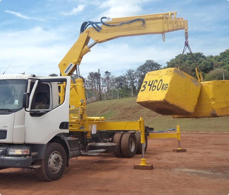 Guindaste levantando 3460kg
